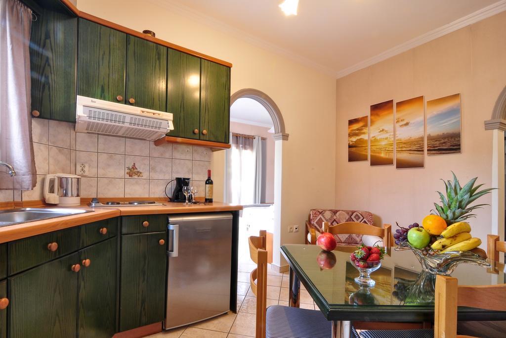 Rolandos Apartments Agios Gordios  Exterior foto