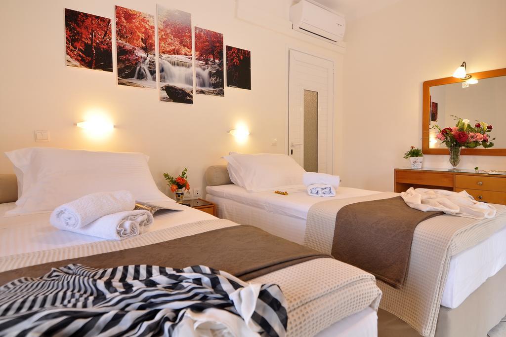 Rolandos Apartments Agios Gordios  Exterior foto